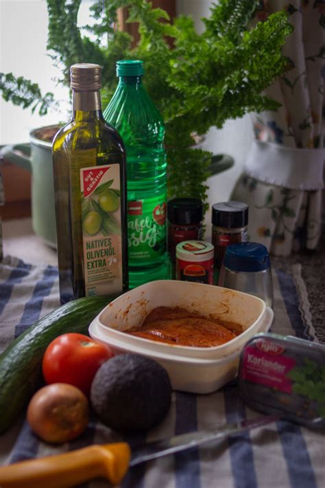 Hähnchen Avocado Salat Low Carb herbstblueten