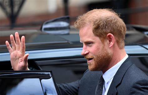 Harry Sar Allincoronazione Di Carlo Meghan Resta A Casa Con I Figli