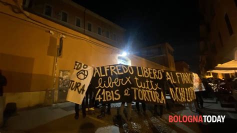 Anarchici in protesta No al 41bis Chi tratta con la mafia è lo Stato