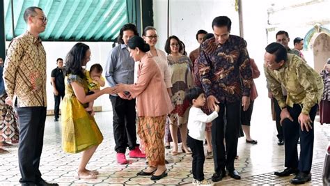 Jokowi And Jan Ethes Silaturahmi Ke Keraton Yogyakarta