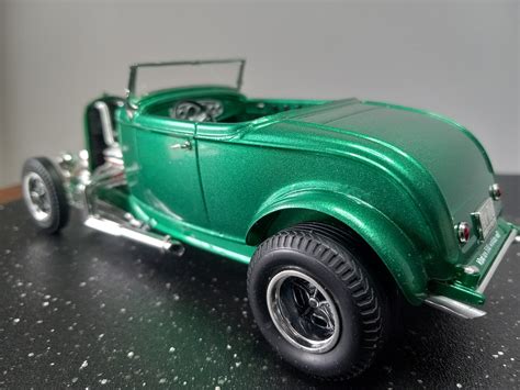 32 Ford Roadster Plastic Model Car Vehicle Kit 1 25 Scale