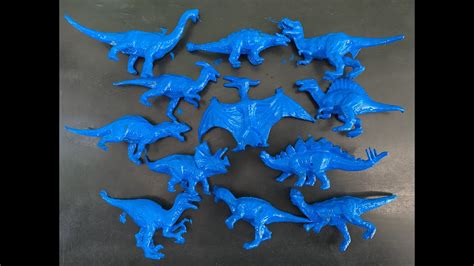 Membersihkan Mainan Dinosaurus Penuh Cat Biru T Rex Ankylosaurs