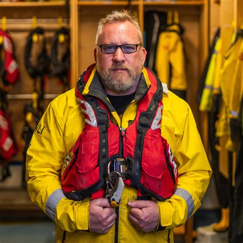 How to use the scarborough go station for faster travel 29