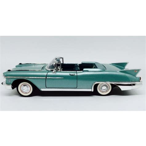 Miniatura Cadillac Eldorado Biarritz 1958 1 18 Yat Ming