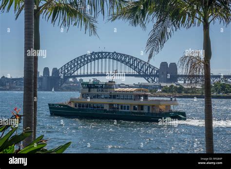 Australia, New South Wales, Sydney, Balmain, view of bridge across ...