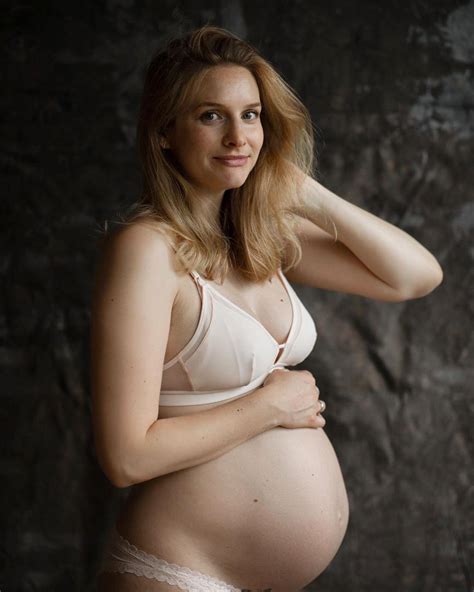 Blonde Pregnant Beauty Rclothedpreggo