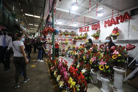 Día de la Madre así luce el Mercado de Flores del Rímac en el día