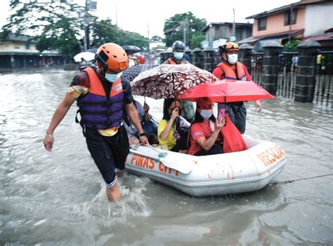 Thousands Evacuate Amid Philippines Monsoon Rain