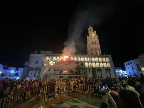 Llerena cierra el Carnaval con un martes atípico en el que celebró su