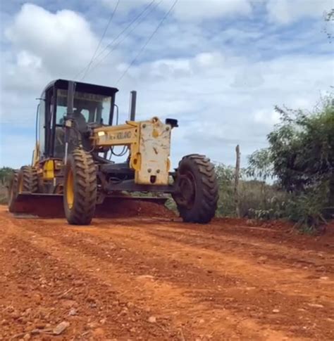 Prefeitura De Barra Do Mendes Recupera Estradas Vicinais Danificadas