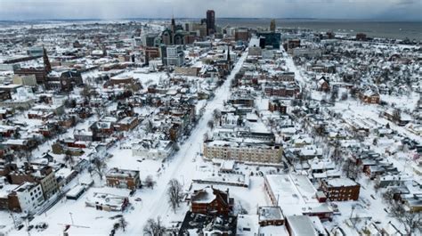 Berliner Tageszeitung Mindestens Tote Durch Schneesturm Des