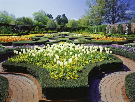 Flower Garden Layout Design Ideas That'll Make Your Neighbors Jealous ...