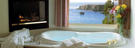 The North Cliff Hotel Ft Bragg Ca A View Of The Pacific A Spa Tub And A Fireplace Just Add