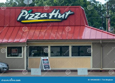 Pizza Hut Building from Side Editorial Stock Photo - Image of side, roof: 189286508