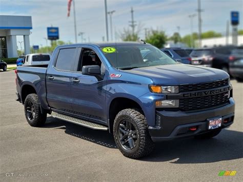 2022 Chevrolet Silverado 1500 Limited Custom Trail Boss Crew Cab 4x4 Exterior Photos