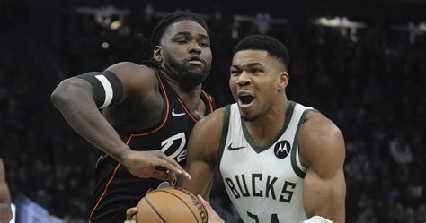 Video Bucks Giannis Antetokounmpo Ejected Vs Pistons After Dunk Celebration News Scores