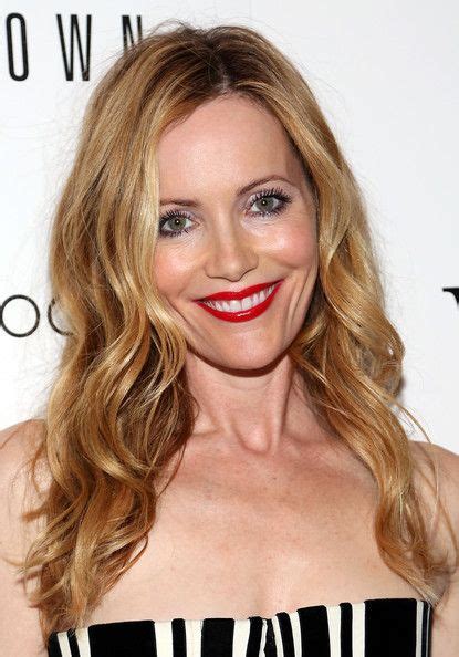 Leslie Mann Red Lipstick Long Hair Styles Hair Styles Date Night Hair