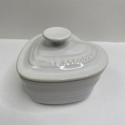 Le Creuset White Stoneware Heart Ramekin with Lid Mini Cocotte 0.3 L ...