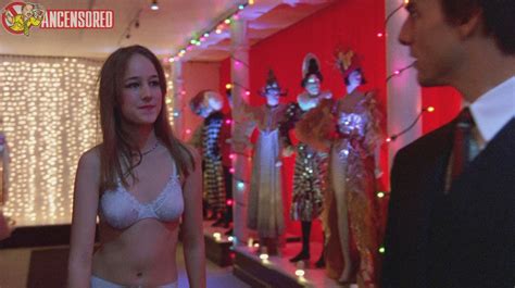 Leelee Sobieski Nue Dans Eyes Wide Shut