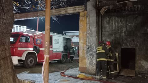 Se reactivó un foco de incendio en el local de Zapata Goma MendoVoz