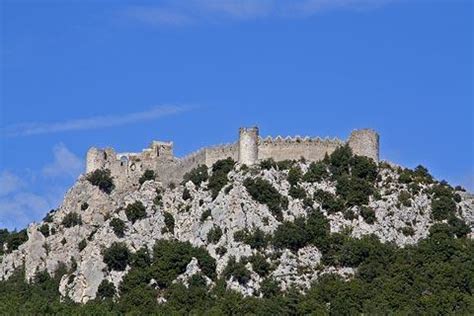 Visit Chateau de Puilaurens, cathar castle in southern France