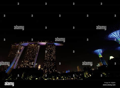 Singapore Skyline - Marina Bay Sands Stock Photo - Alamy