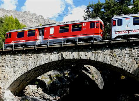 Rhb Regionalzug Von St Moritz Nach Tirano Am Auf