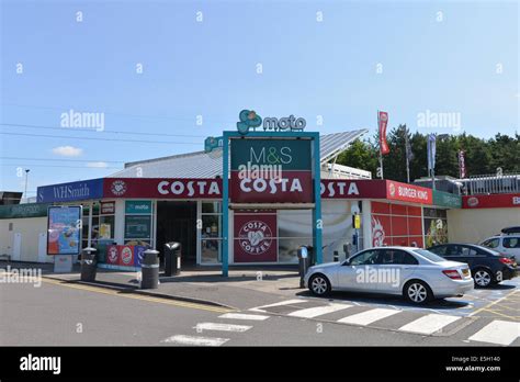 Toddington moto m1 motorway services hi-res stock photography and ...