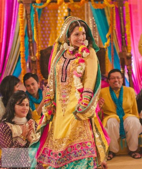 A Pakistani Wedding With A Gorgeous Bride Safa And Sm Wedmegood