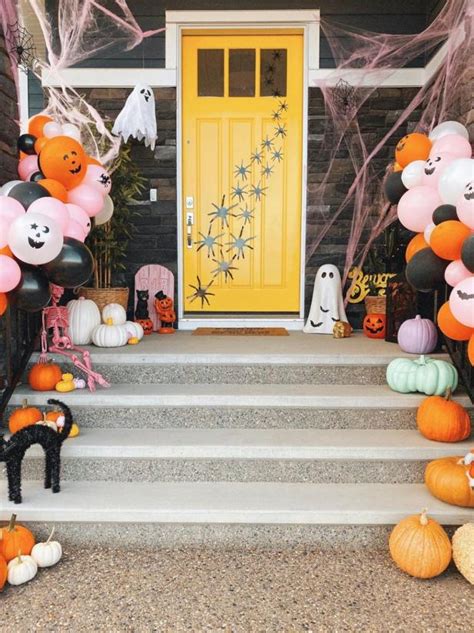 70 Ideas For Spooky Halloween Porch Decorations Hgtv