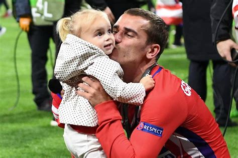 All about Antoine Griezmann's family, marriage, wife and kids - DNB ...