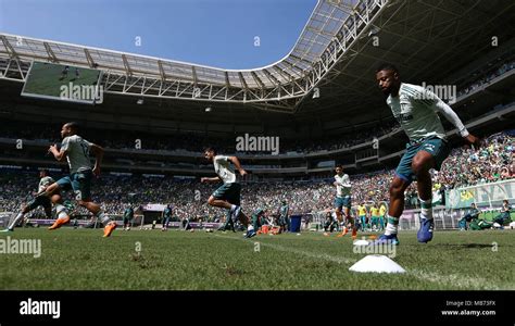 SÃO PAULO SP 07 04 2018 TREINO TUN PALMEIRAS Spieler Michel Bastos