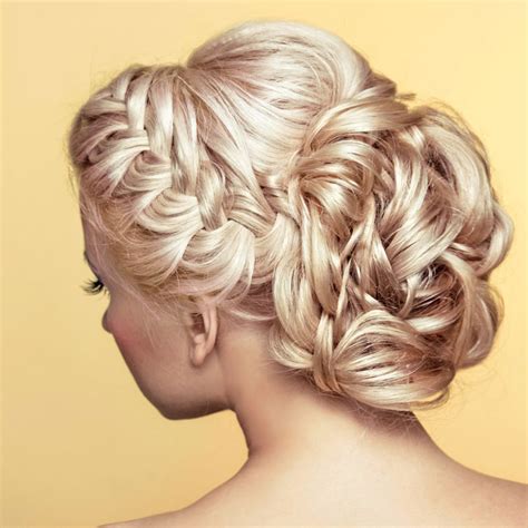 Geflochtene Frisur Mit Locken Chignon Geflochtene Hochsteckfrisuren