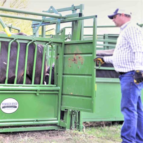 Squeeze Chutes | Cattle Chutes | FarmRanchStore.com