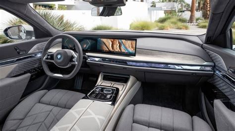 BMW 7-Series Dashboard - Modern and Interactive