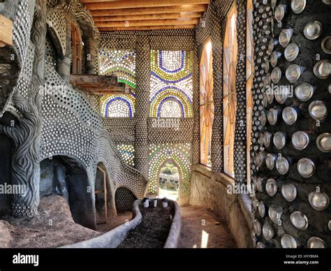 Inside Eve Earthship New Mexico Usa These Eco Houses Built To Stock