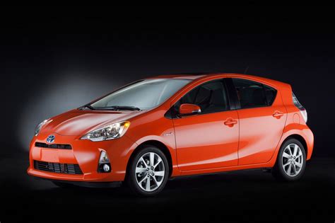 Toyota Aqua Prius C Worlds Most Fuel Efficient Hybrid Launched