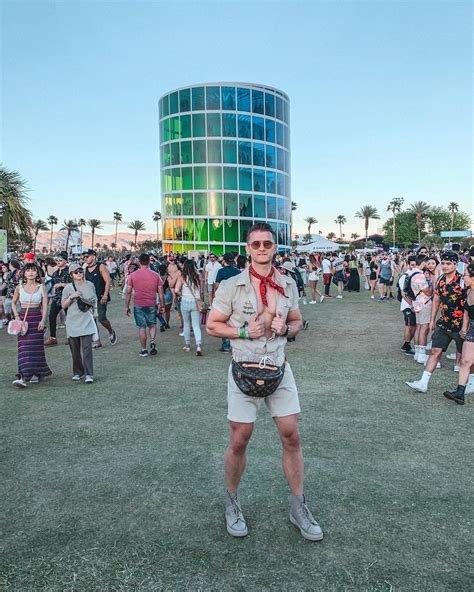 men's coachella outfit 6