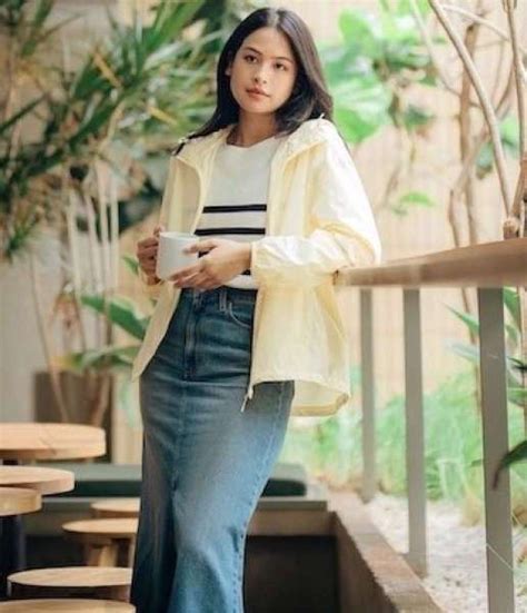 Intip Gaya Padu Padan Maudy Ayunda Dalam Koleksi Lifewear Uniqlo Terbaru