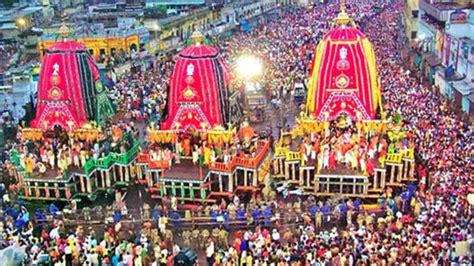 Jagannath Puri Rath Yatra People Offered Prayers To The Rath During