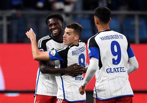 HSV Bleibt An Pauli Dran S04 Feiert Zweiten Sieg In Serie