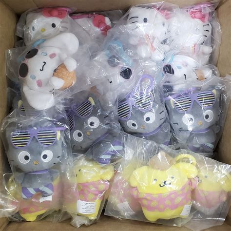 Hello Kitty + Friends Series 1 Plush Danglers - Lot of 100 - 4 ...