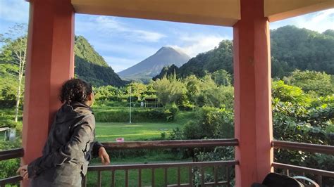 Gunung Merapi Erupsi Material Lava Sering Runtuh Kubah Barat Daya