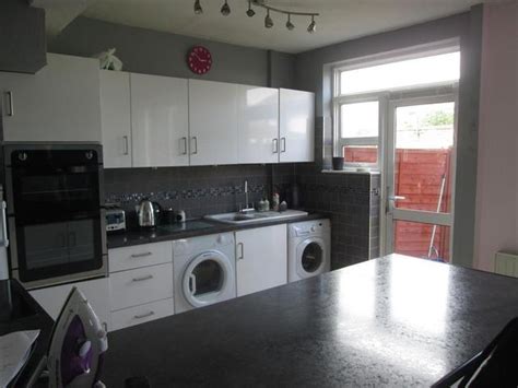 3 Bedroom Semi Detached House For Sale In Fairdale Gardens Hayes Ub3