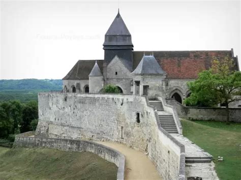 Coucy le Château Auffrique Tourism Holiday Guide