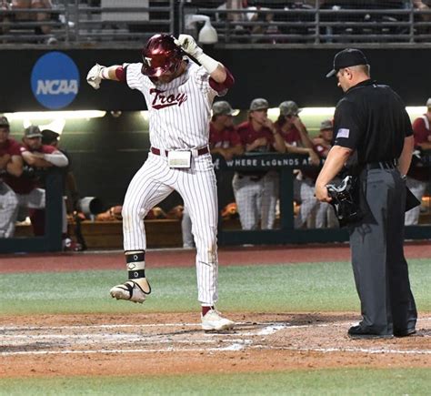 Photos Ncaa Regional Alabama Vs Troy