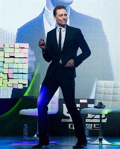 Move over, Timberlake - Tom Hiddleston on dance floor