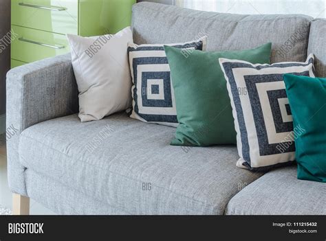 Серый диван с зелеными подушками (66 фото) - красивые картинки и HD фото