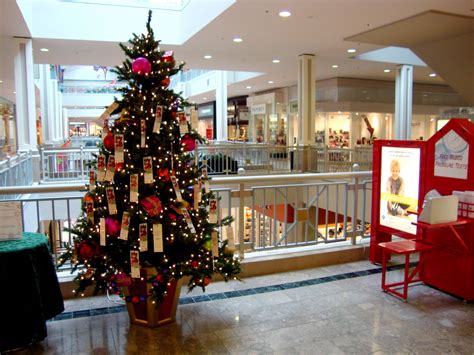 The View From Bridgewater: Angel Time at the Bridgewater Commons Mall