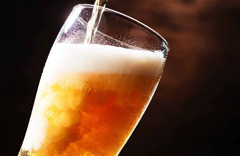 Bere Birra Fa Bene La Bionda Dalle Mille Risorse Produce Benefici